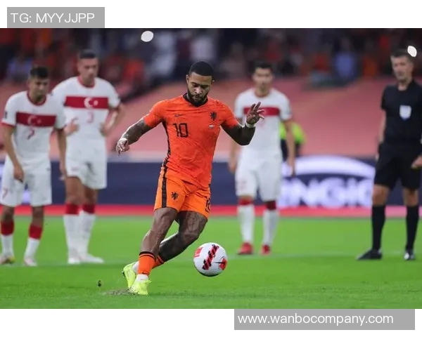 德佩31岁身价900万在巴甲闪耀世预赛6场7球助荷兰队双榜首 德佩31岁身价900万在巴甲闪耀世预赛6场7球助荷兰队双榜首