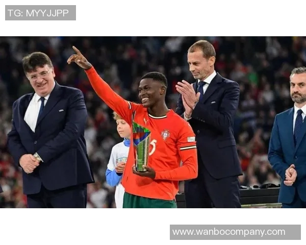 努诺门德斯任意球惊艳全场法甲官方称其为世界最佳左后卫