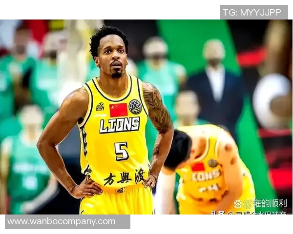 布朗坚守赛场信念:为胜利而战即使带伤也不退缩 布朗坚守赛场信念:为胜利而战即使带伤也不退缩