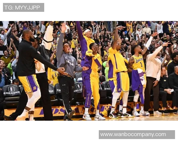 浓眉谈包夹防守：将其视为尊重从未觉得这是坏事